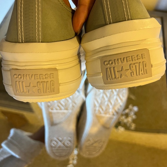 Converse shoes - Picture 6 of 8